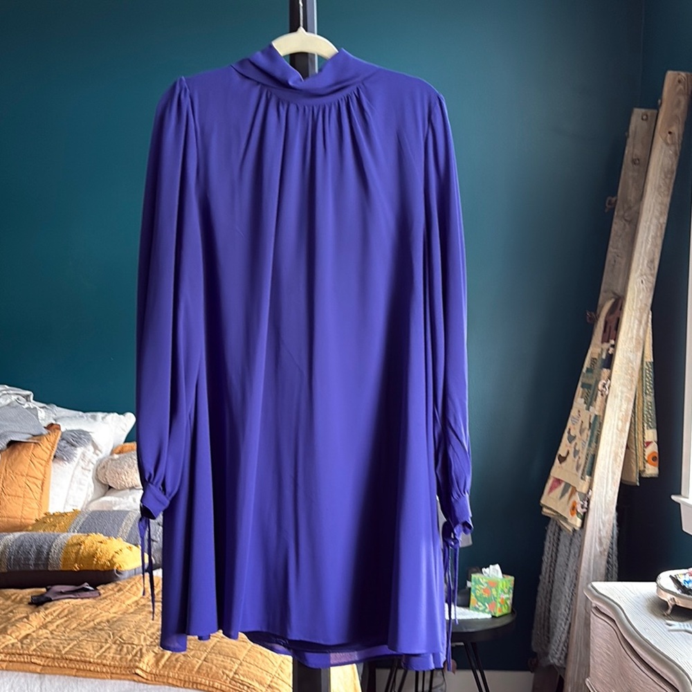 Badgley Mischka Blue Long Sleeve Shift Dress